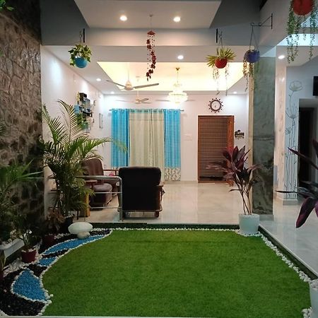 Ezhilagam Stays Chennai Extérieur photo